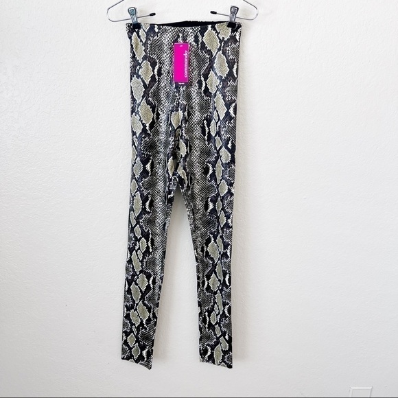 NEW Commando Faux Animal Legging with Control Olive Snake - Picture 7 of 14